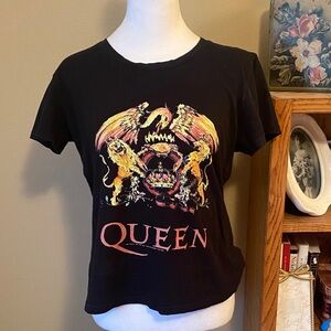 Women’s Black Queen Band T-shirt Short Sleeve Medium
